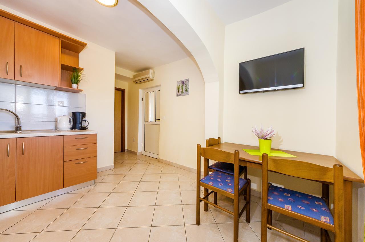 Apartment Nin - Vrsi At The Beach エクステリア 写真